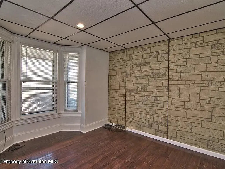 1418 Capouse Ave — Photo 13
