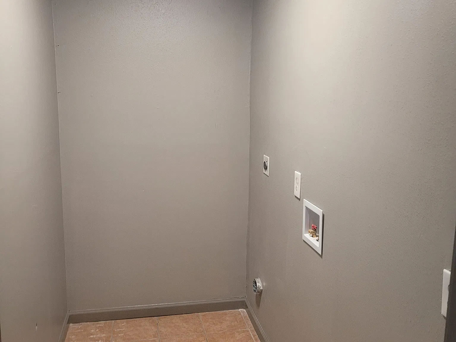 3 bed, 1300 sqft, $1,500 — Photo 4
