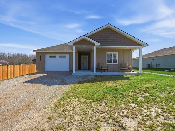 141 Victoria Ave E, South Huron, ON N0M 1M0