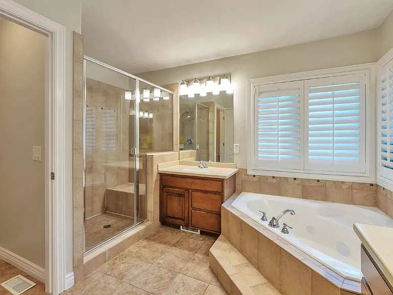 4497 Spring Meadow Dr — Photo 17