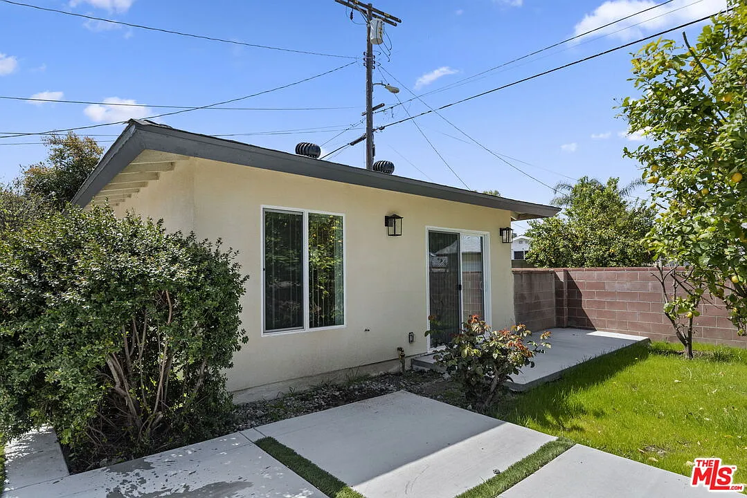 Studio, 1.0 bath, 360 sqft, $2,000 — Photo 4