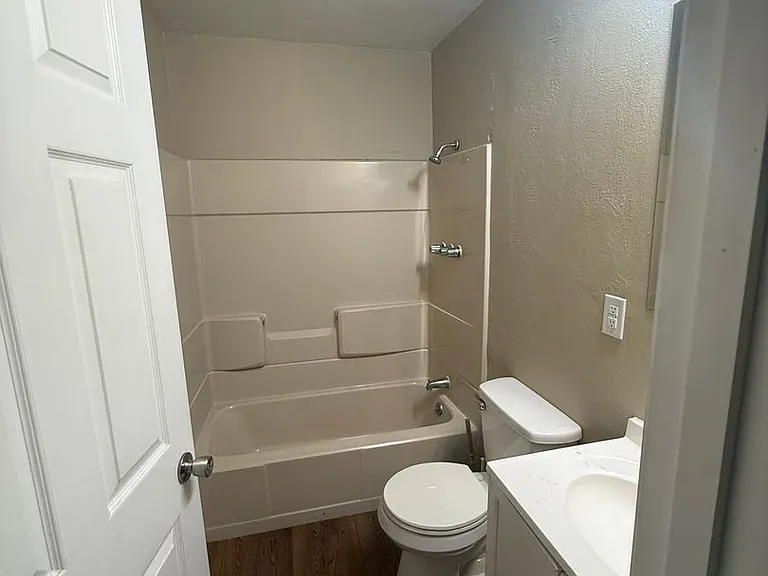 140 Main Ave — Photo 6