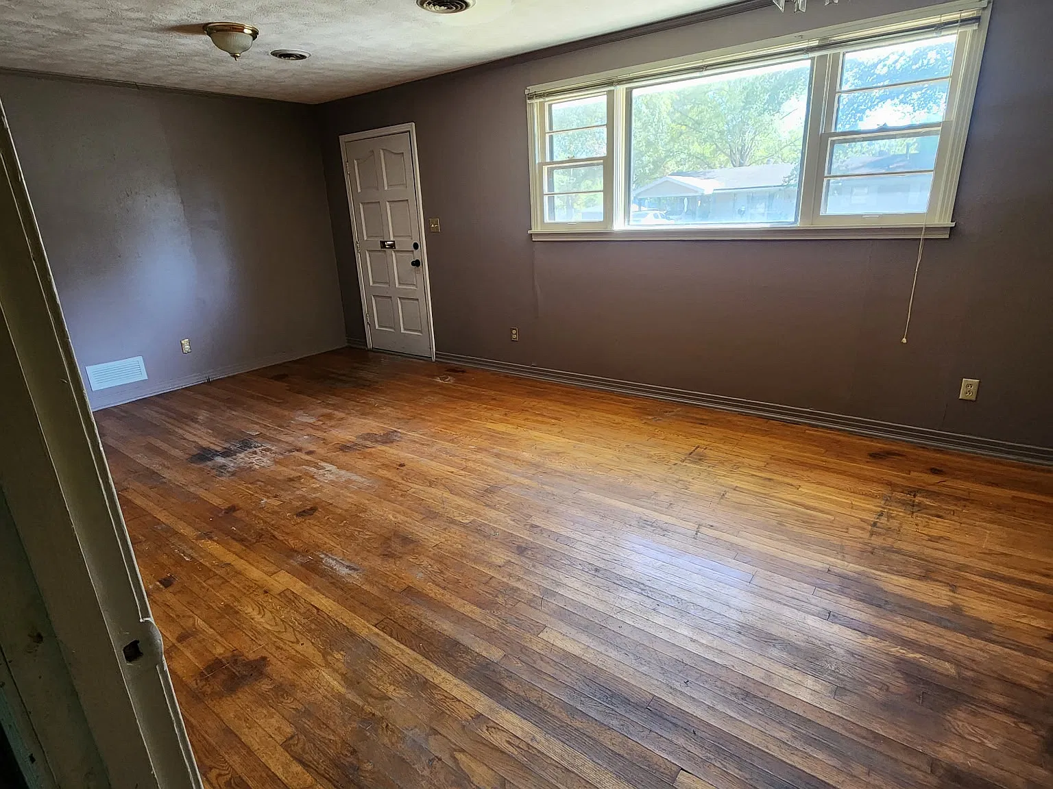 3 bed, 1250 sqft, $1,400 — Photo 4