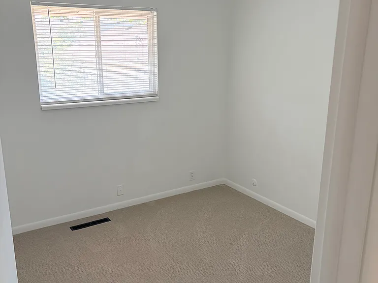 2258 E Claybourne Ave #A — Photo 8