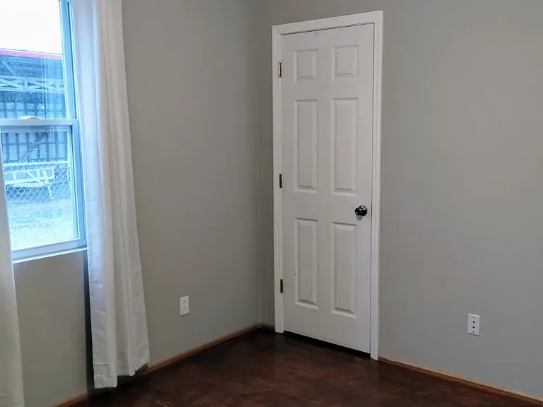 703 W Main St — Photo 30