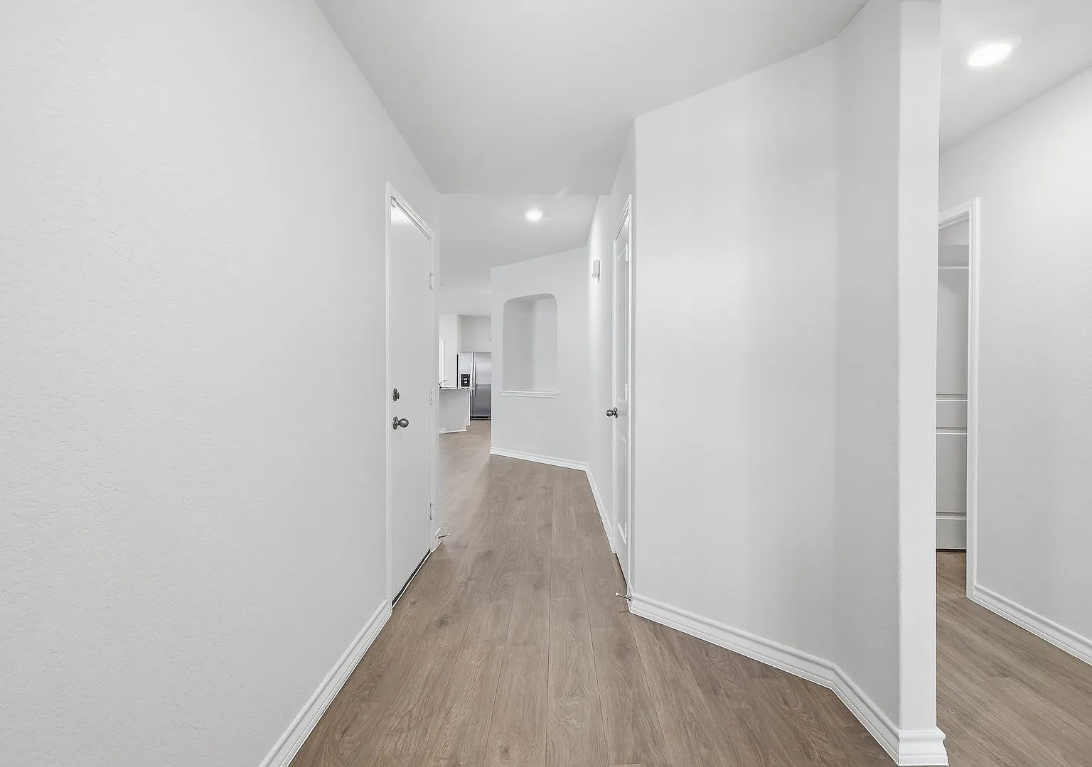 Beautiful Single-Story Home in Laurel Vista — Photo 3