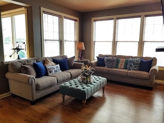 3rd image of 305 Sundown Ct Unit D