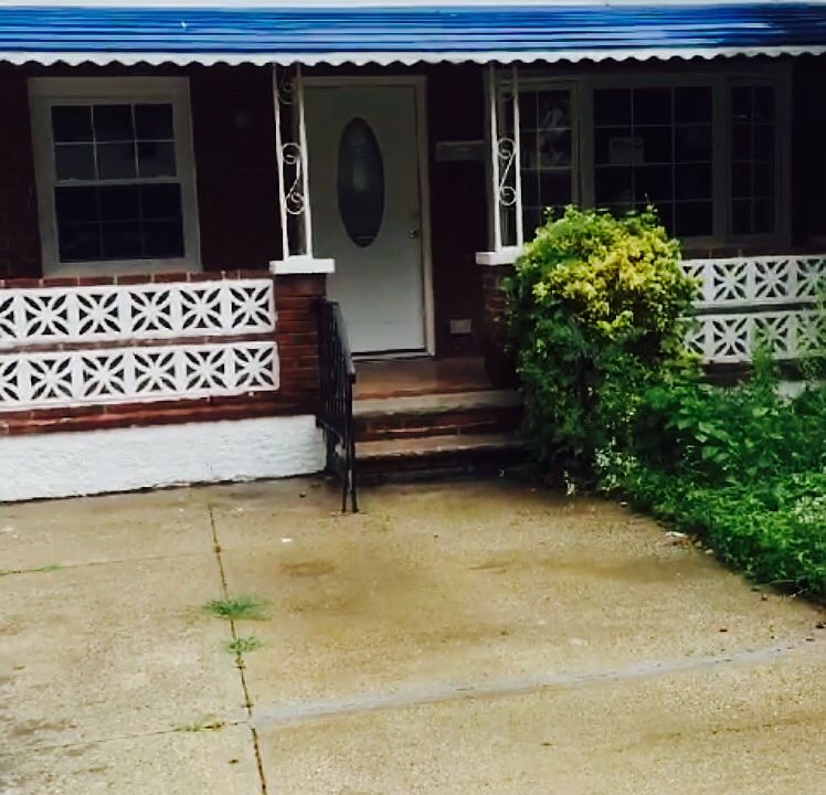 1st image of 144 Street 114 Ave
