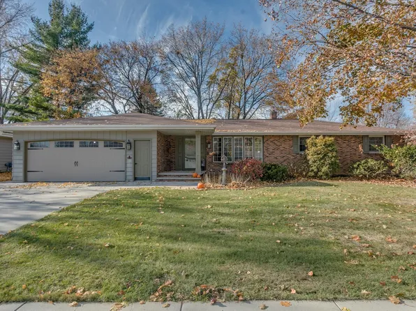 601 Carol Lynn Dr, Little Chute, WI 54140