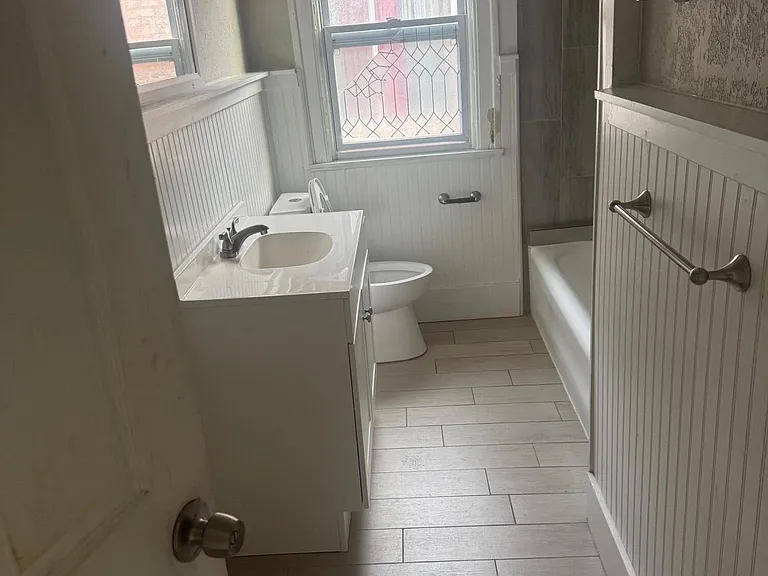 2925 Calvert St — Photo 7