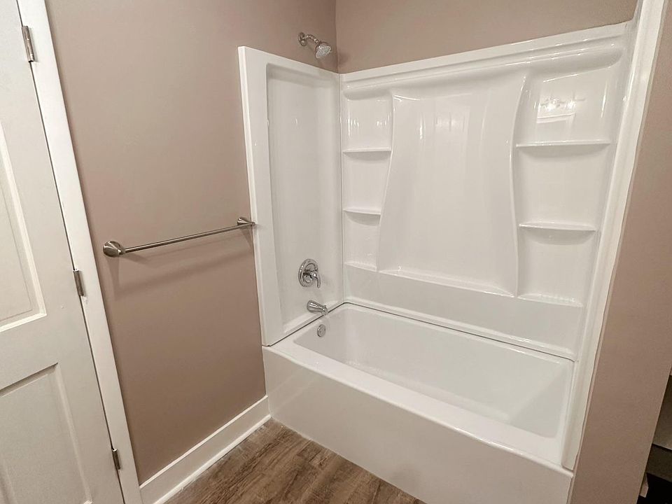 1st image of 403 Nordale Ave #403