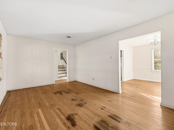 5th image of 1112 Buckthorn Dr