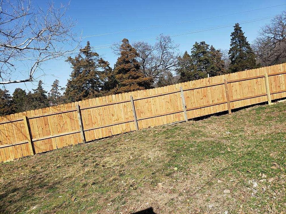 2nd image of 1502 Wedgewood Dr