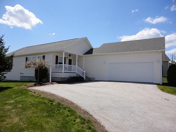 2nd image of 24 Ironwood Cir