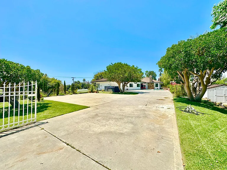 1650 Winterwarm Dr — Photo 66