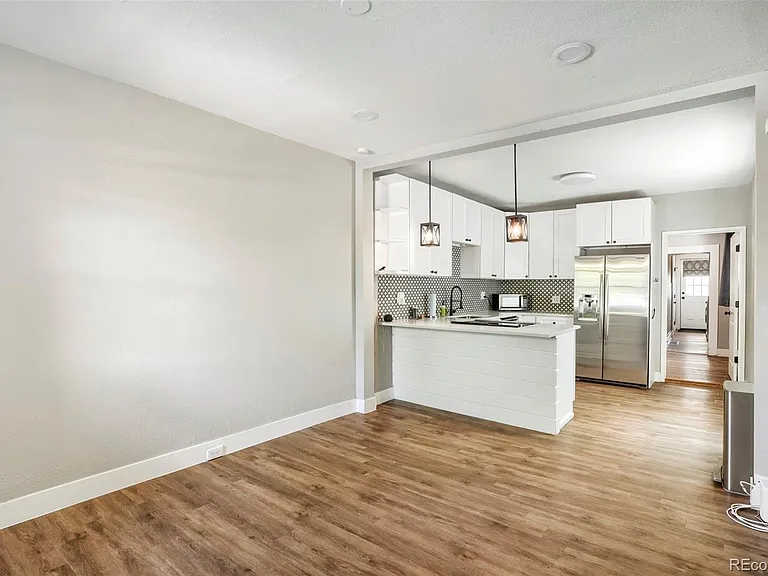 802 W 4th Ave — Photo 9