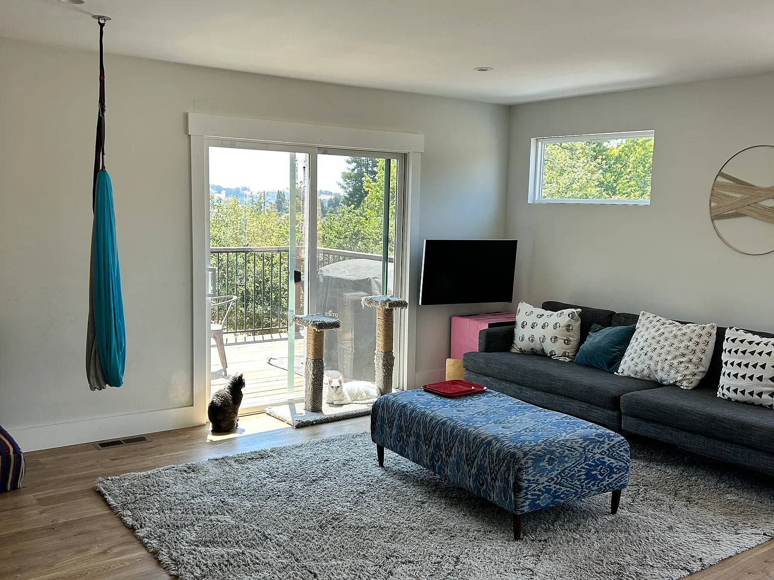 340 Paula Ln — Photo 2
