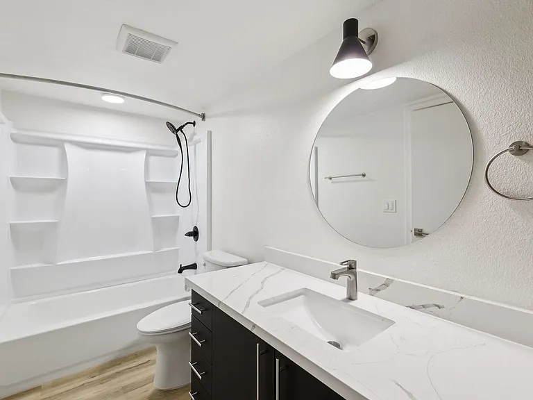The Adelaide — Photo 57