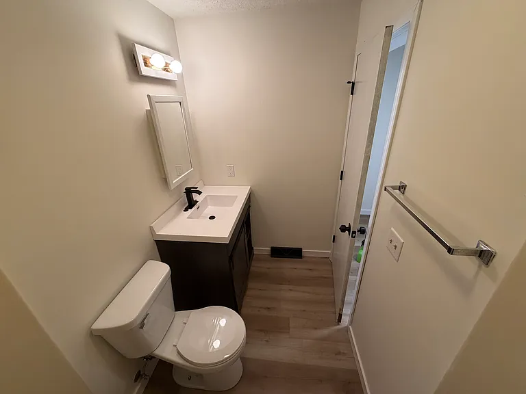 601-603 N Poplar St #601 — Photo 14