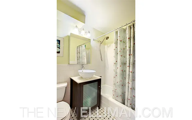 Sold by Douglas Elliman | media 18