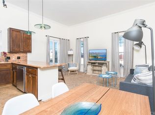 2202 W Oceanfront APT C, Newport Beach, CA 92663