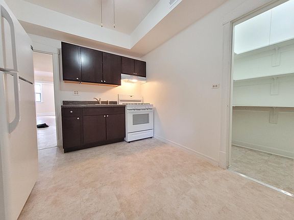 5th image of 1057-59 N Oakley Blvd #G