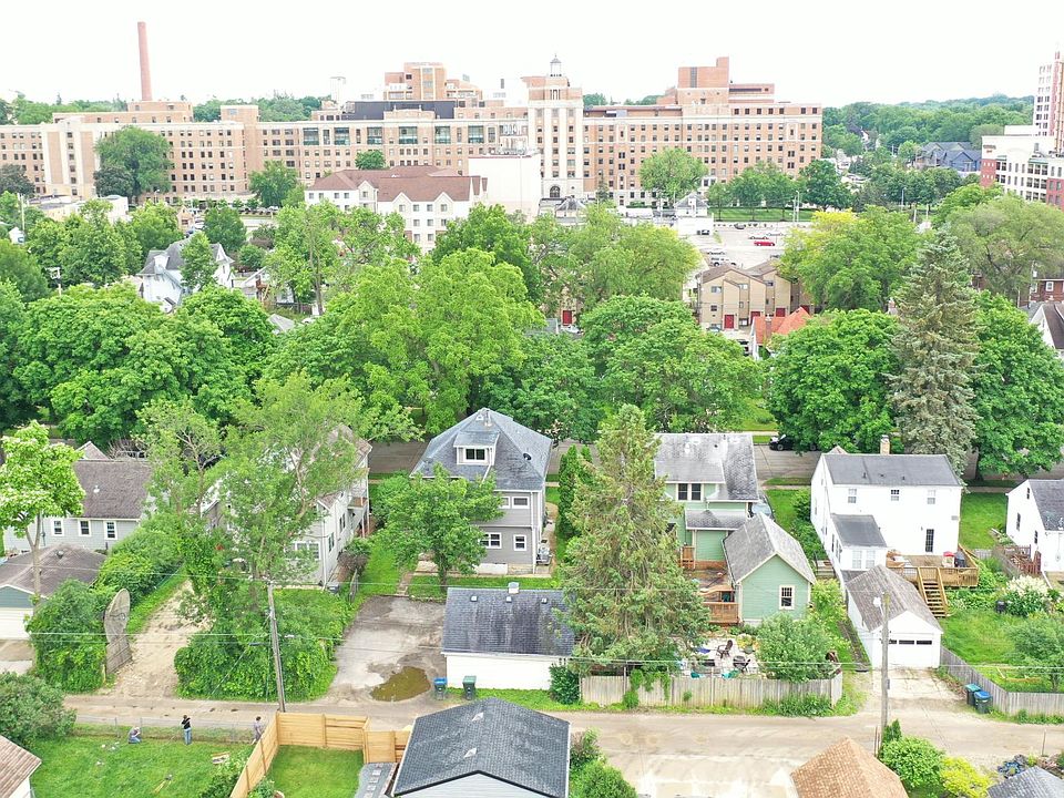 One block from Mayo St. Mary's campus!