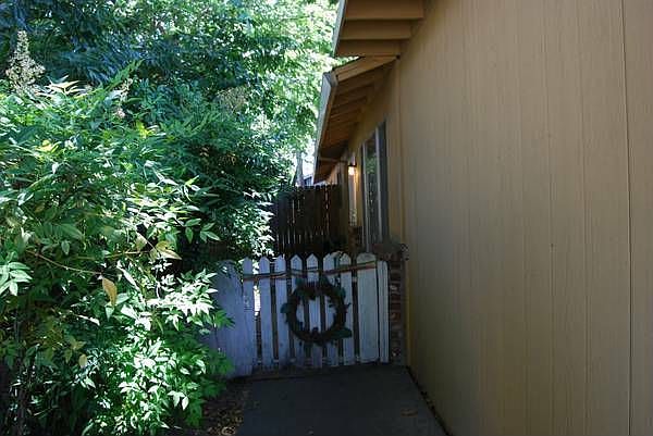 1st image of 840 Melbourne Ave
