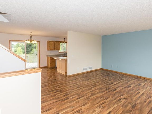5th image of 1172 241st Ave NE
