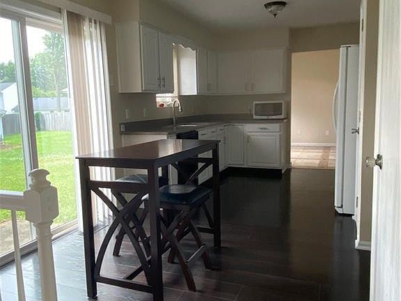 4th image of 153 Dayton Ct