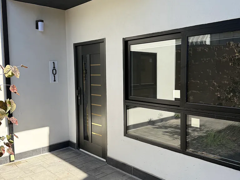2215 N Naomi St #101 — Photo 14