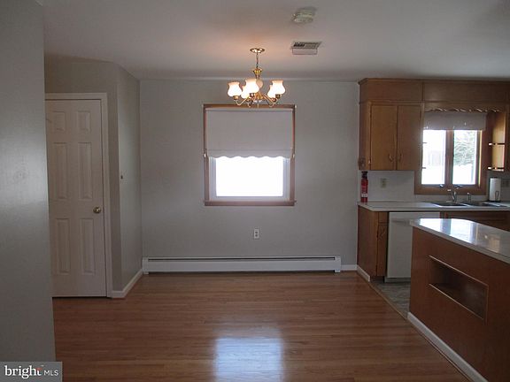 5th image of 114 W Walter Ave