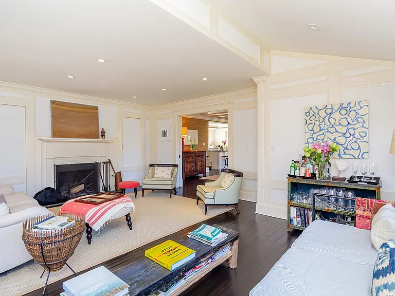 17 Wainscott Stone Rd — Photo 12