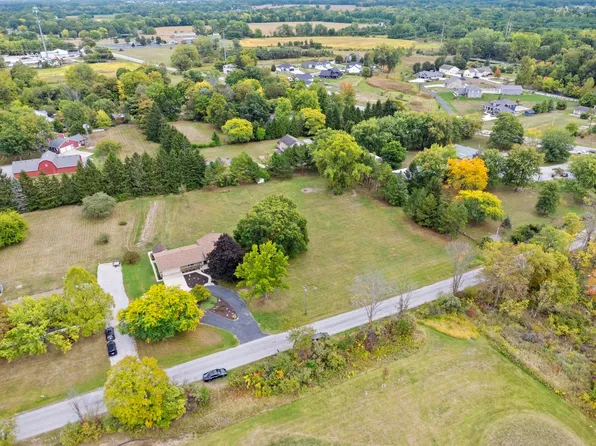 12528 Hardisty Rd, Fort Wayne, IN 46845