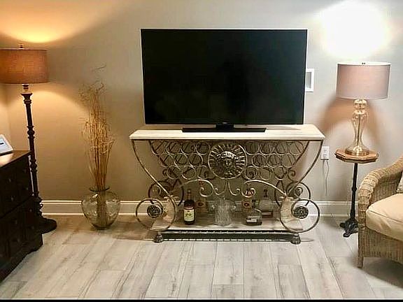 5th image of 669C New Castle Ct