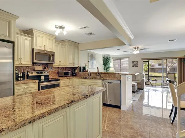 1975 Discovery Cir, Deerfield Beach, FL 33442