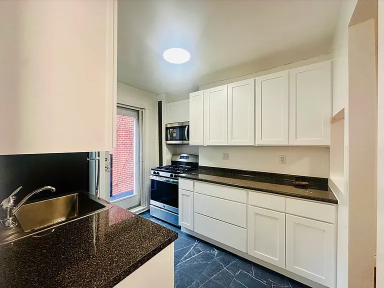 322 E 104th St #1W — Photo 5