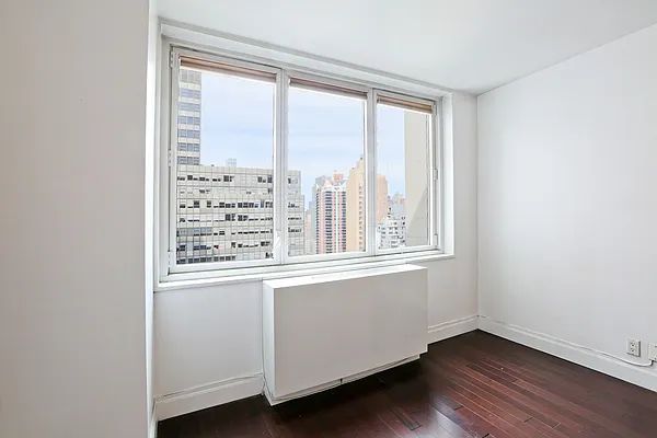 Rented by R New York | media 10