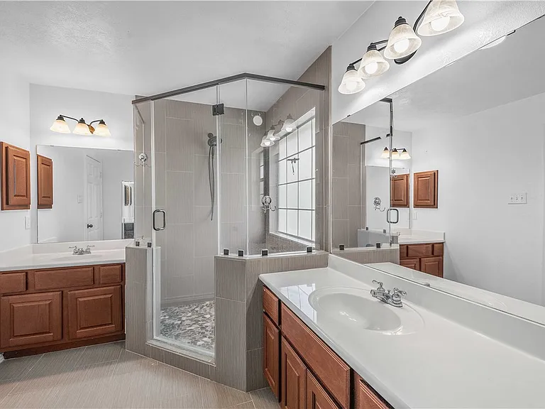4101 Hunter Creek Dr — Photo 14