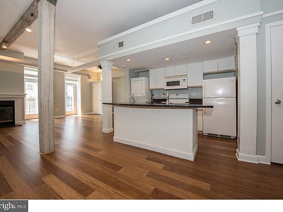 3rd image of 2305-11 South St #203