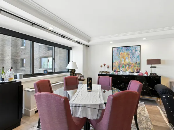 1725 York Avenue image 2 of 15