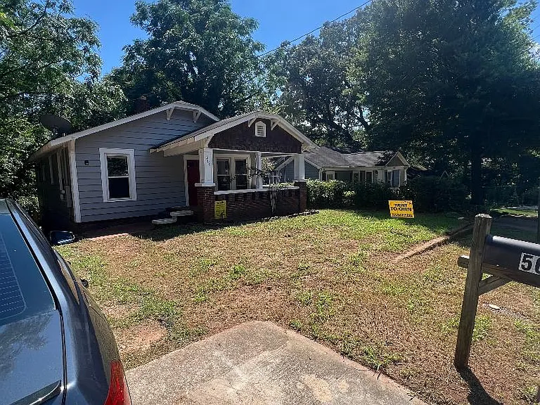 565 Mead St SE — Photo 1