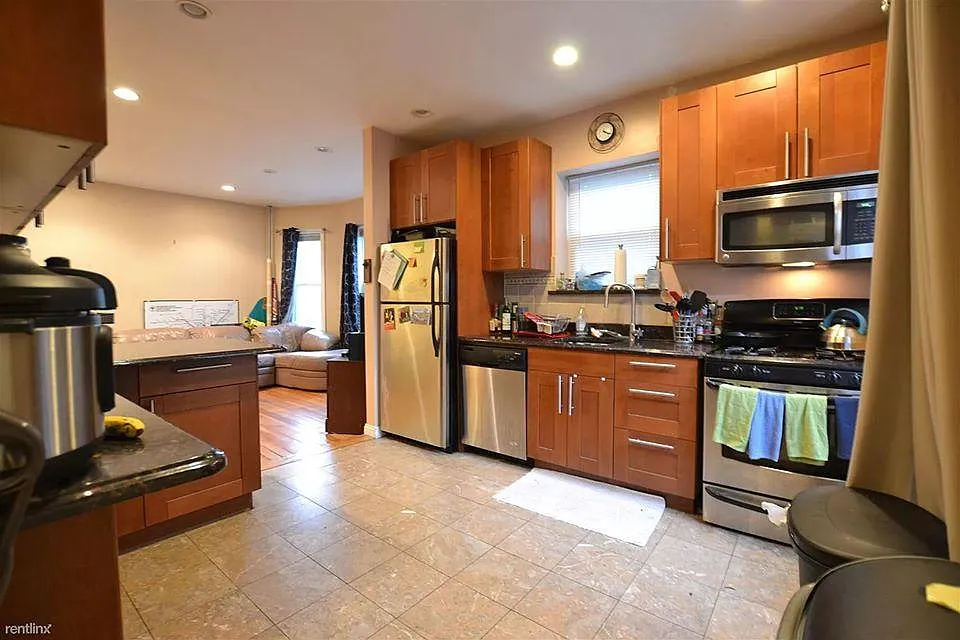 8 Montfern Ave — Photo 1