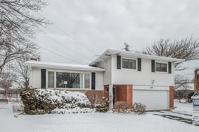 9021 Neenah Ave photo 1