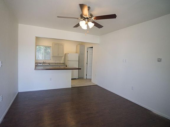 3rd image of 321 N Citrus Ave