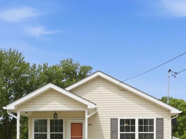 227 Stonewall St, Strasburg, VA 22657