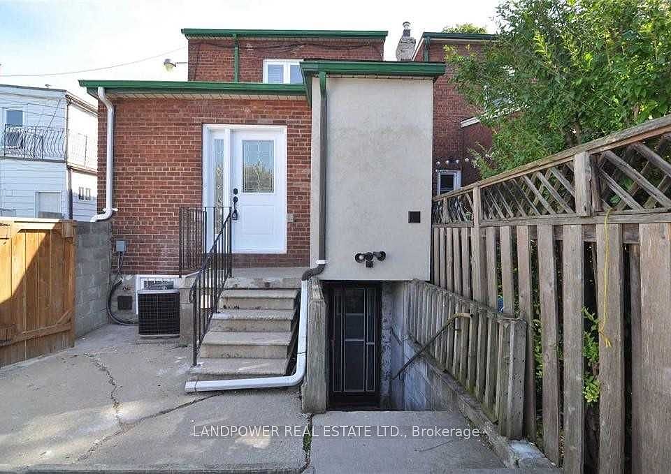 1st image of 140 Manning Ave