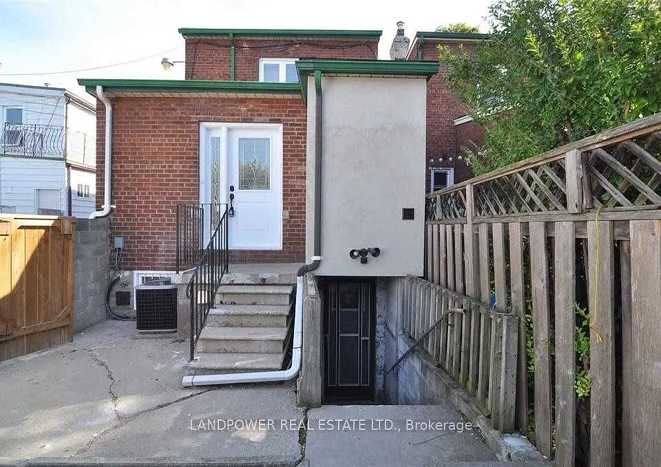 140 Manning Ave #MAIN