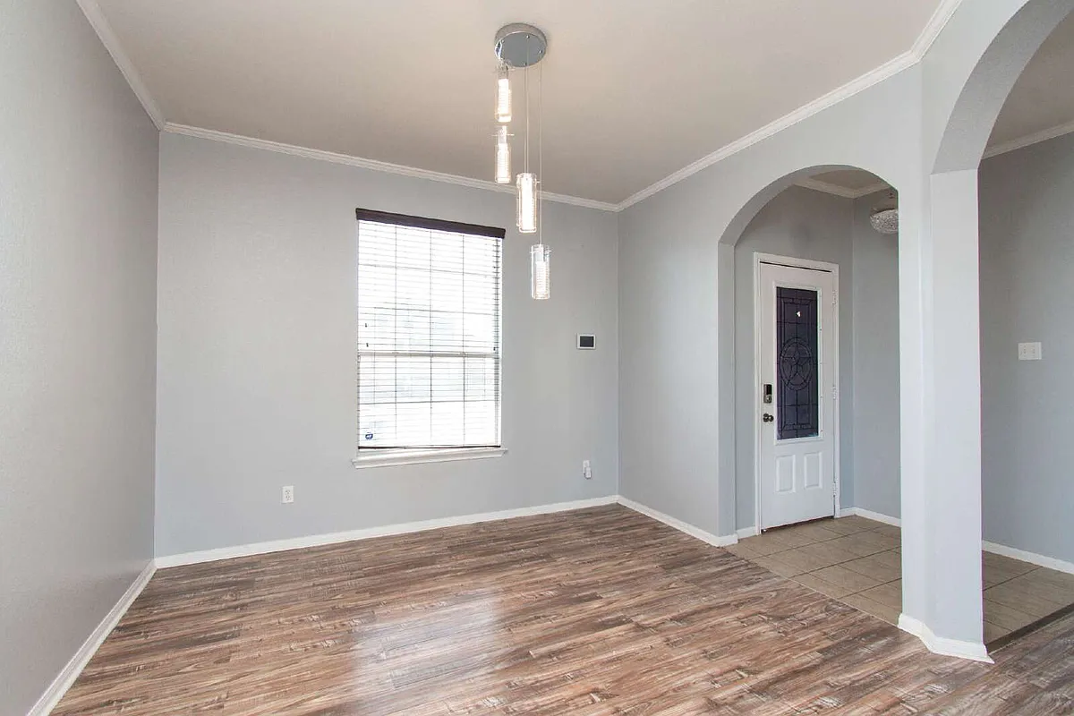 Building Photo - 413 E Orion Dr