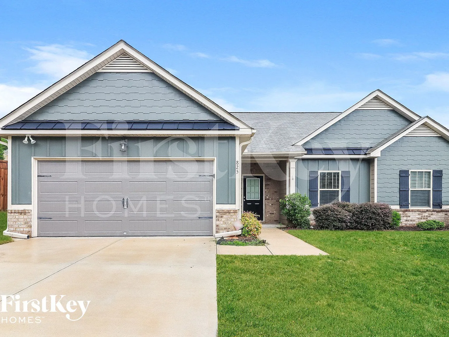 4 bed, 2.0 bath, 1715 sqft, $2,220 — Photo 1